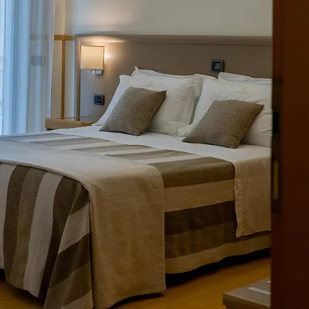 Hotel Vidi Miramare&delfino 4*